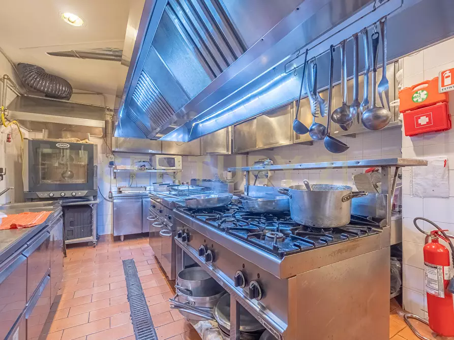 Immagine 17 di Pizzeria / Pub in vendita  in via Rutilio Namaziano 15 a Roma