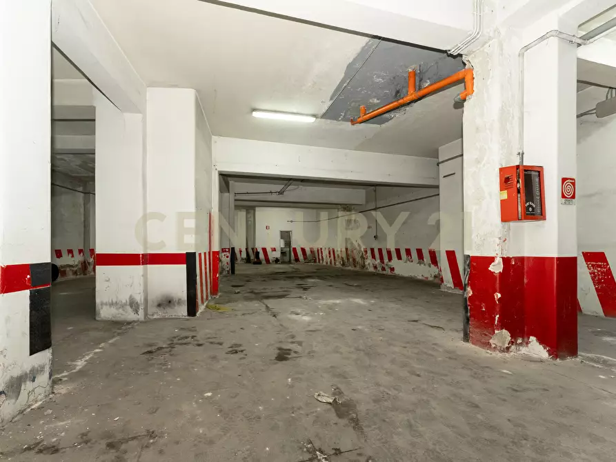 Immagine 29 di Garage in vendita  in Via Enna 13 a Catania