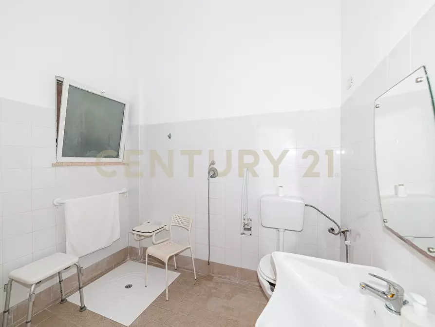 Immagine 19 di Locale commerciale in vendita  in Viale Polibio a Siracusa