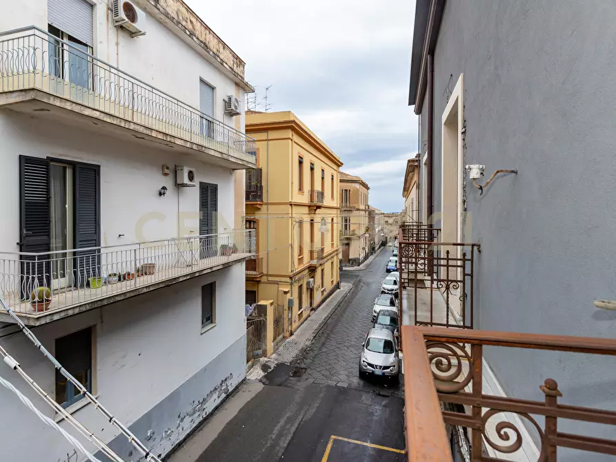 Immagine 25 di Pentalocale in vendita  in Via Lorenzo Maddem 67 a Acireale