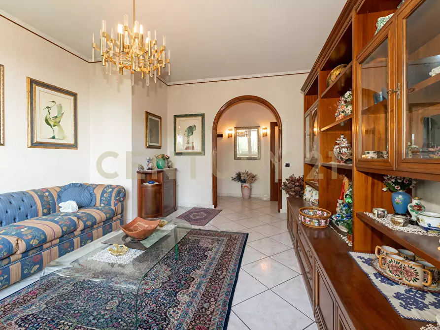 Immagine 12 di Pentalocale in vendita  in Viale Nitta 16b a Catania