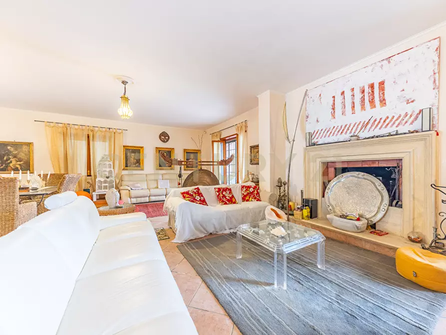 Immagine 7 di Villa in vendita  in Via Calabria 4 a Ardea