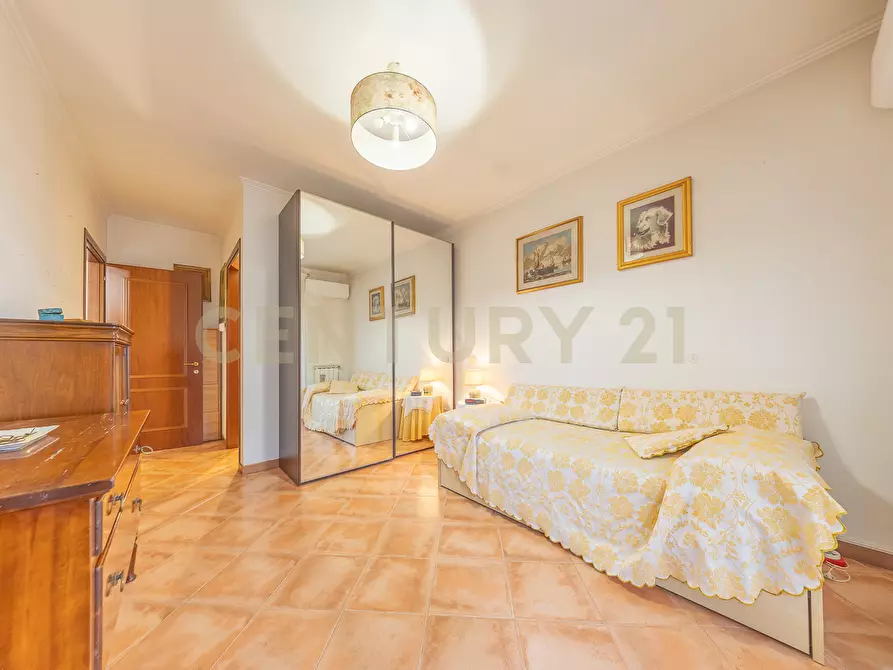 Immagine 6 di Bilocale in vendita  in Via Paolo Stoppa 38 a Roma