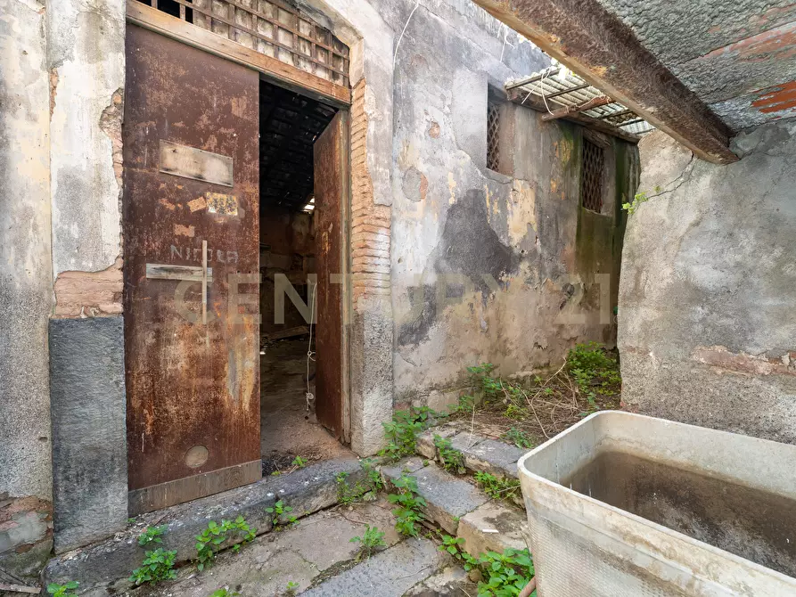 Immagine 26 di Casa indipendente in vendita  in Via Ittar 24 a Catania