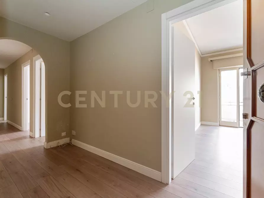 Immagine 2 di Trilocale in vendita  in Via Livorno 101 a Aci Castello