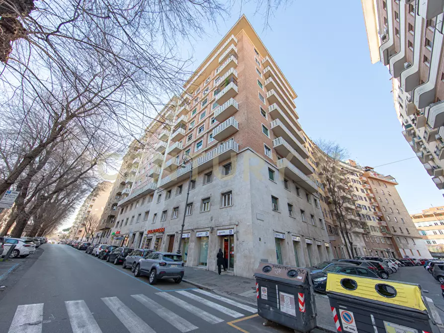 Immagine 51 di Quadrilocale in vendita  in Viale Ippocrate 116 a Roma