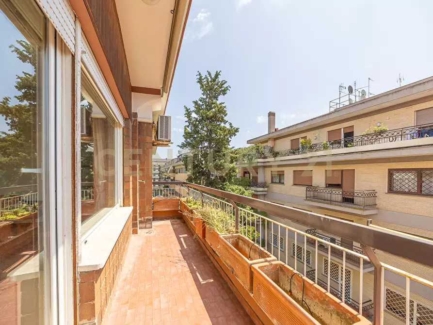 Immagine 4 di Trilocale in vendita  in Via Bevagna 56 a Roma