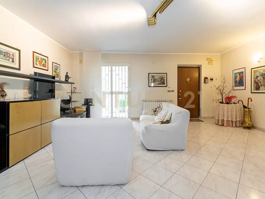 Immagine 15 di Villa in vendita  in Via Santa Rosa da Lima 17 a Catania