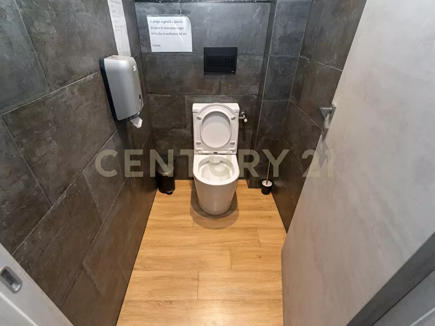 Immagine 21 di Attività commerciale in vendita  in Viale del Commercio a Misterbianco