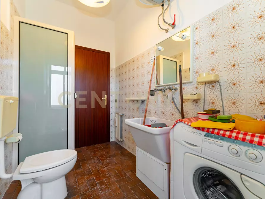 Immagine 24 di Pentalocale in vendita  in Viale Nitta 16b a Catania