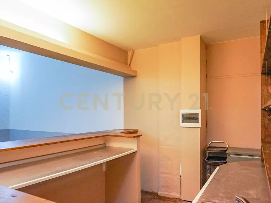 Immagine 11 di Locale commerciale in vendita  in Via Federico Nansen 24 a Roma