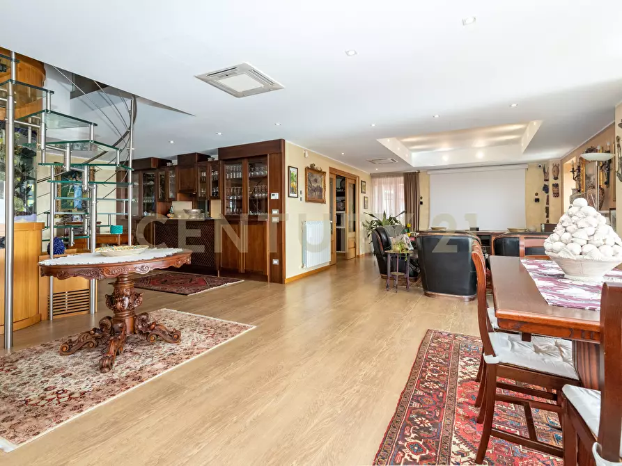 Immagine 16 di Villa in vendita  in Via Brinzio 20 a Aci Catena