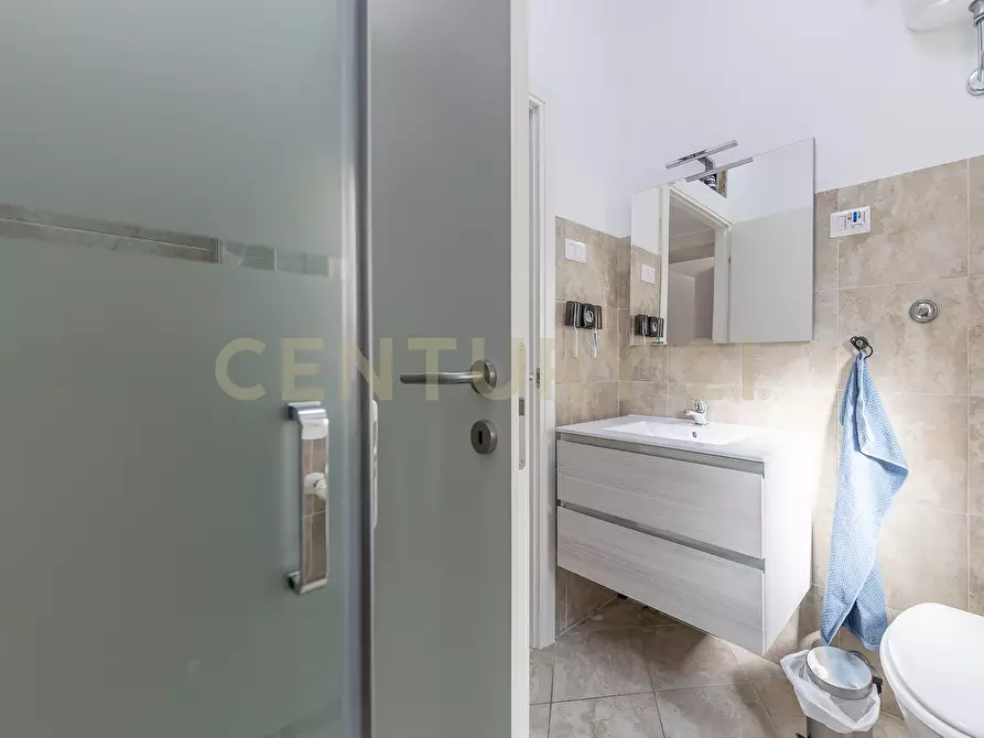 Immagine 25 di Trilocale in vendita  in Via Luigi Rava 9 a Roma