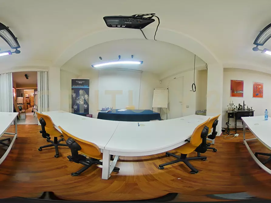 Immagine 44 di Pentalocale in vendita  in Via Pietra dell'Ova 396396 a Tremestieri Etneo