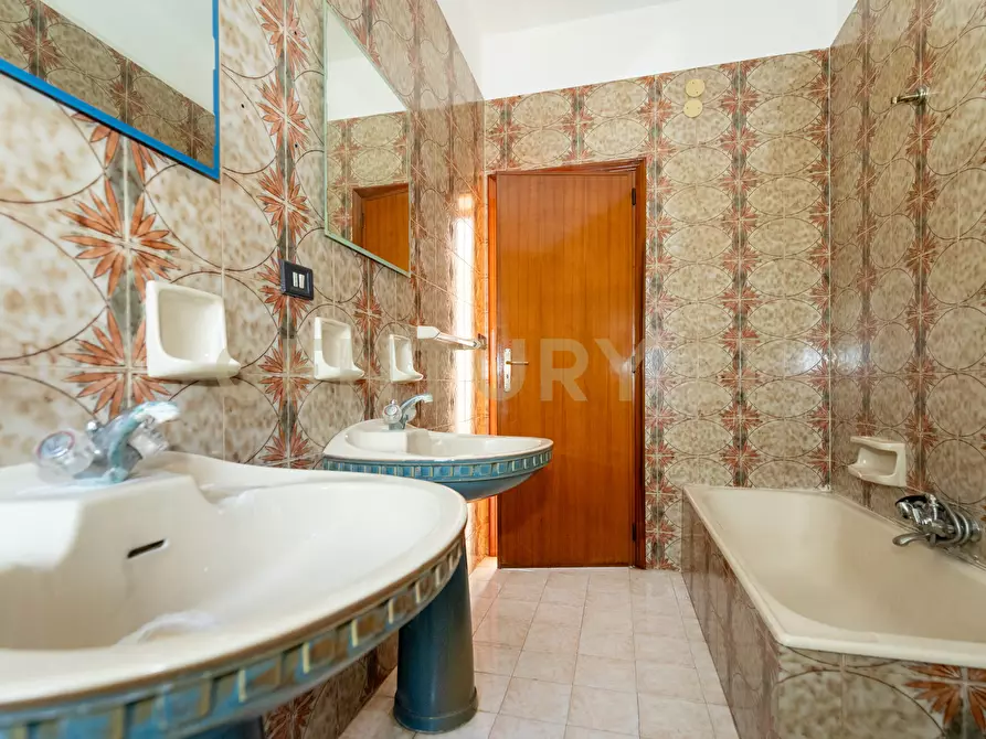 Immagine 14 di Pentalocale in affitto  in Viale Lorenzo Bolano 45 a Catania