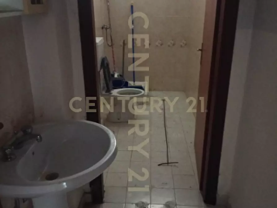 Immagine 4 di Locale commerciale in vendita  in Via Padre Popieluszko a Pace Del Mela