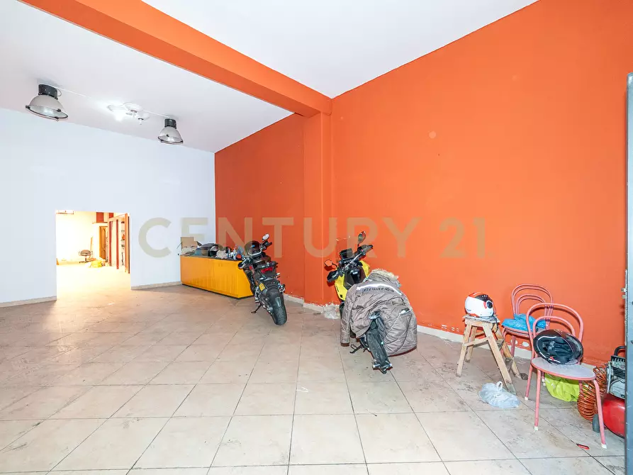 Immagine 7 di Attività commerciale in vendita  a Misterbianco