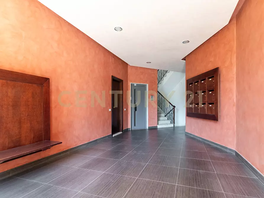 Immagine 6 di Pentalocale in vendita  in Via Convento del Carmine 5 a Tremestieri Etneo