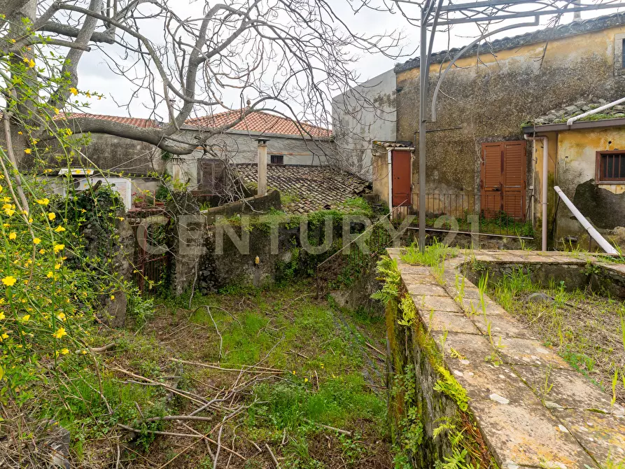 Immagine 17 di Casa indipendente in vendita  in Via Armando Diaz 83 a Zafferana Etnea