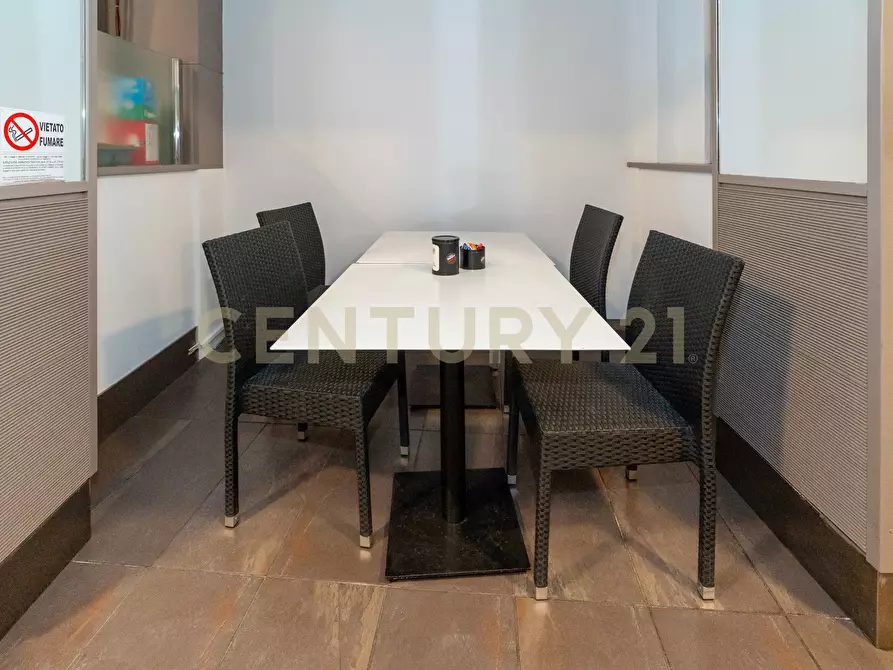 Immagine 26 di Bar / Ristorante in vendita  in Via Vincenzo Giuffrida a Catania