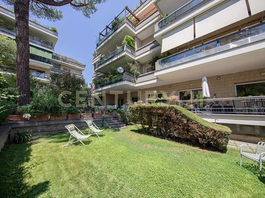 Immagine 37 di Pentalocale in vendita  in Viale Cortina d'Ampezzo 135 a Roma