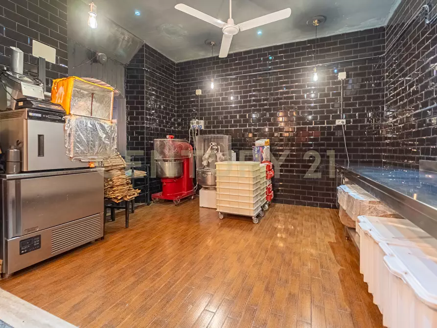 Immagine 21 di Pizzeria / Pub in vendita  in via Rutilio Namaziano 15 a Roma