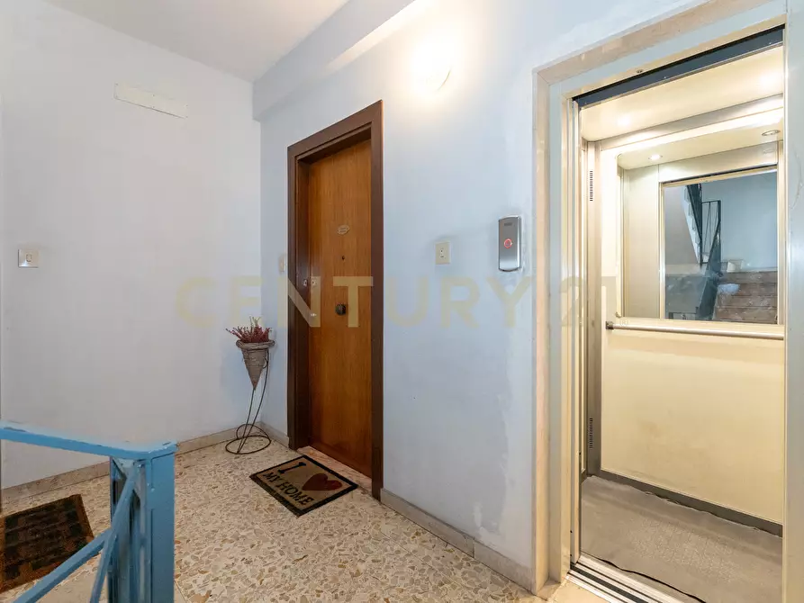 Immagine 6 di Pentalocale in vendita  in Via Messina 523 a Catania