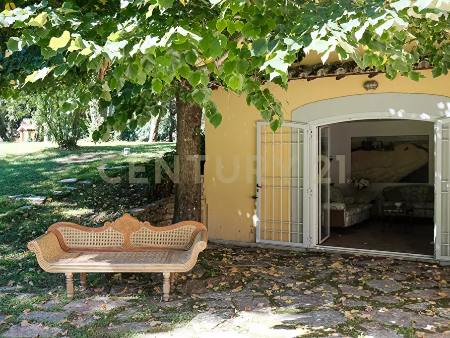 Immagine 38 di Villa in vendita  in Via Cassia 1951 a Roma