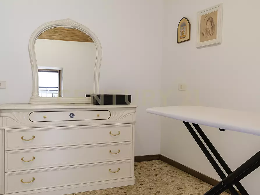 Immagine 8 di Pentalocale in vendita  in Via La Marmora a Abbadia San Salvatore