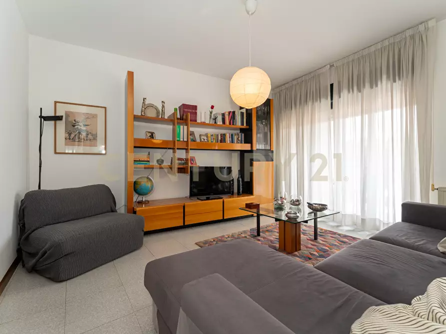Immagine 55 di Quadrilocale in vendita  in Viale Giuseppe Lainò 7 a Catania