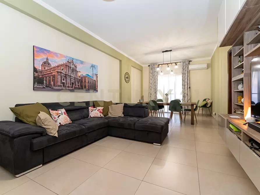 Immagine 12 di Quadrilocale in vendita  in Via Jacopo Vignerio 5 a Catania