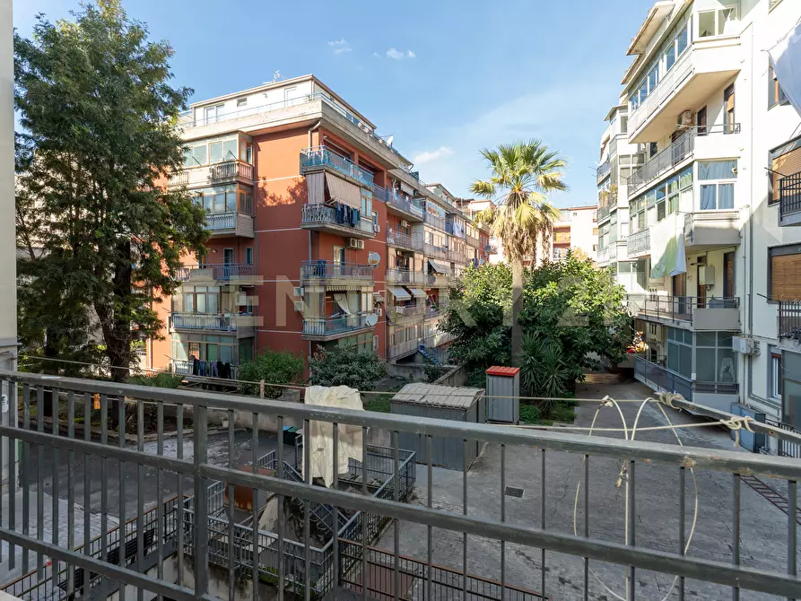 Immagine 17 di Pentalocale in vendita  in Via Fiume 12 a Catania