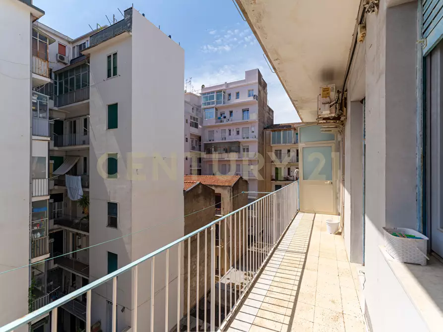Immagine 27 di Quadrilocale in vendita  in Via Genova 64 a Catania