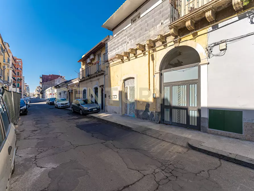 Immagine 23 di Bilocale in vendita  in Via Caduti del Lavoro 131 a Catania