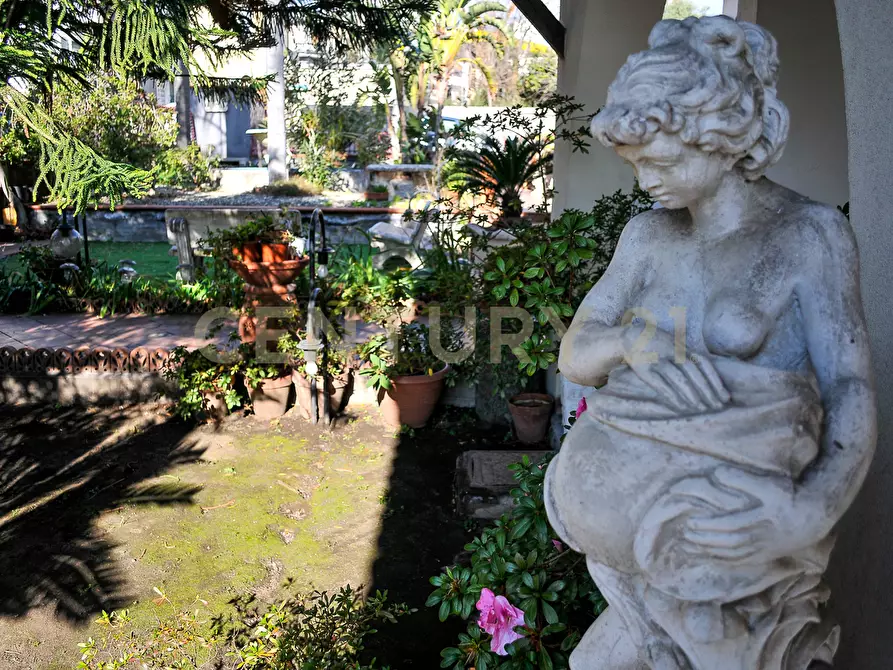 Immagine 7 di Villa in vendita  in Via Musumeci 47 a Giarre