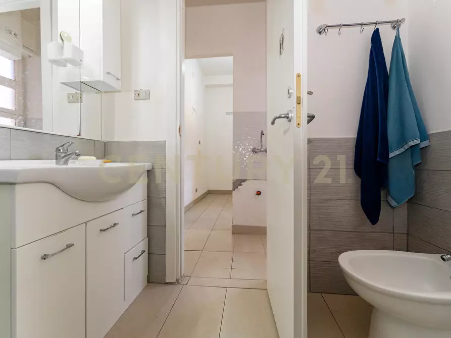 Immagine 23 di Pentalocale in vendita  in Via Antonino di Sangiuliano 54 a Catania