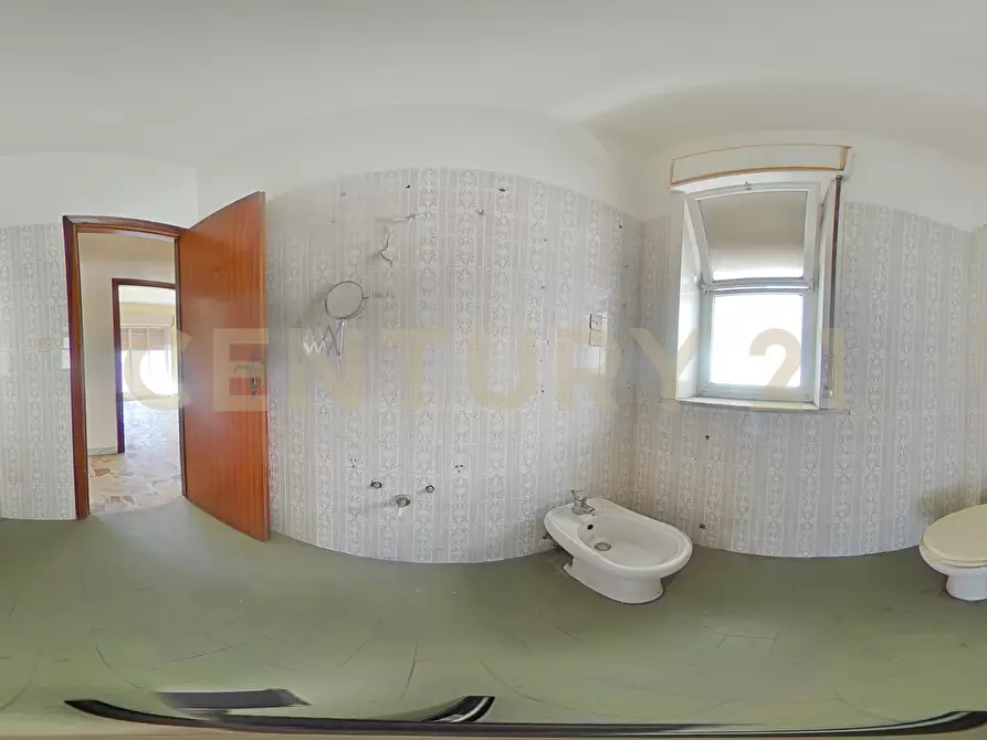 Immagine 50 di Pentalocale in vendita  in Via Carnazza 2 a Tremestieri Etneo