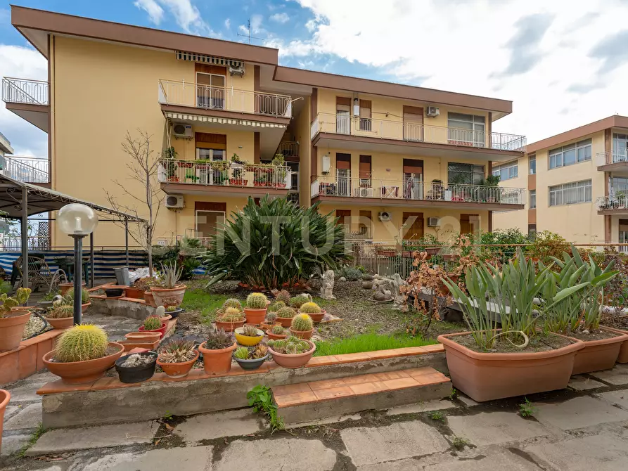 Immagine 41 di Quadrilocale in vendita  in Via Nizzeti 60 a Catania