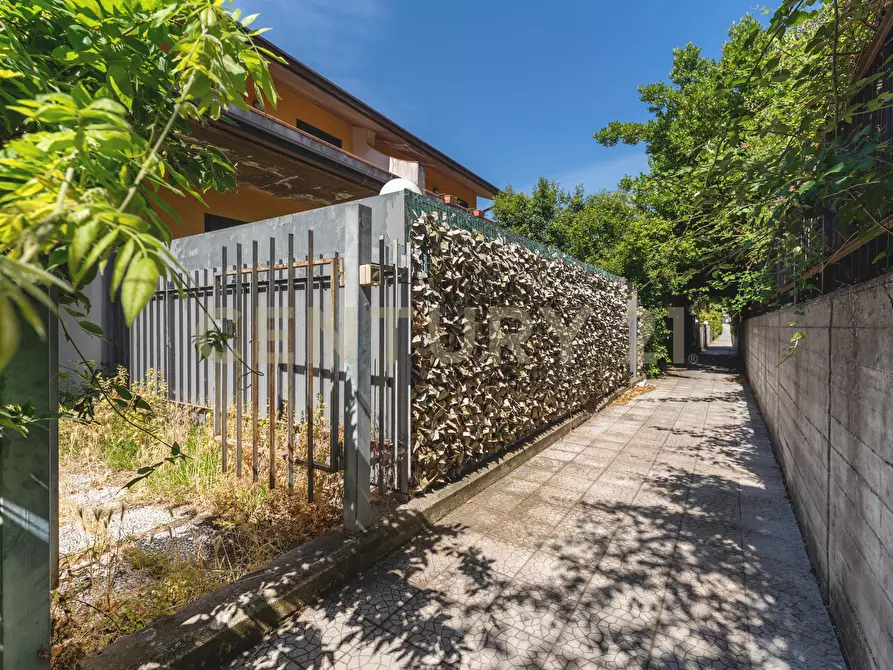 Immagine 51 di Porzione di casa in vendita  in Via degli Ulivi 9 a Tremestieri Etneo