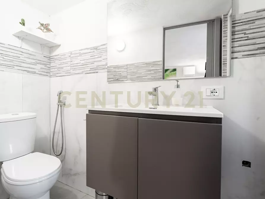Immagine 5 di Trilocale in vendita  in Via Livorno 87 a Aci Castello
