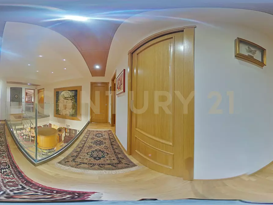 Immagine 83 di Villa in vendita  in Via Brinzio 20 a Aci Catena