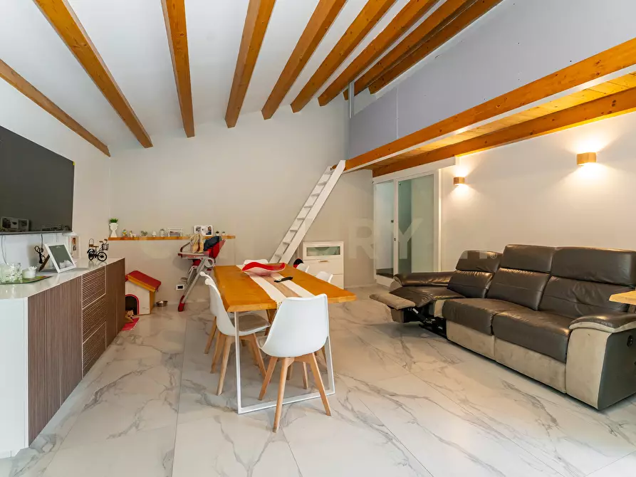 Immagine 14 di Villa in vendita  in Via Immacolata a Catania
