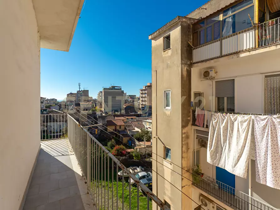Immagine 27 di Quadrilocale in vendita  in Via Ammiraglio Toscano 5 a Catania
