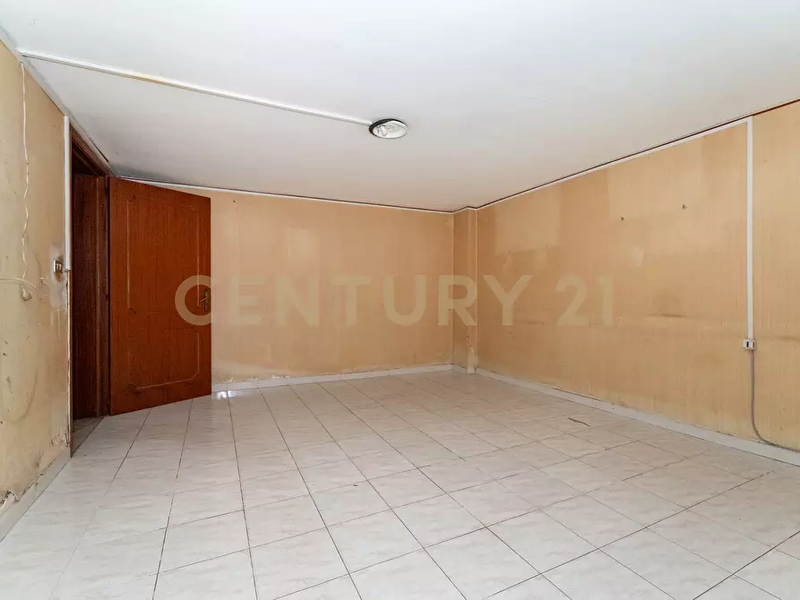 Immagine 12 di Quadrilocale in vendita  in Via P. Gobetti 8 a Adrano