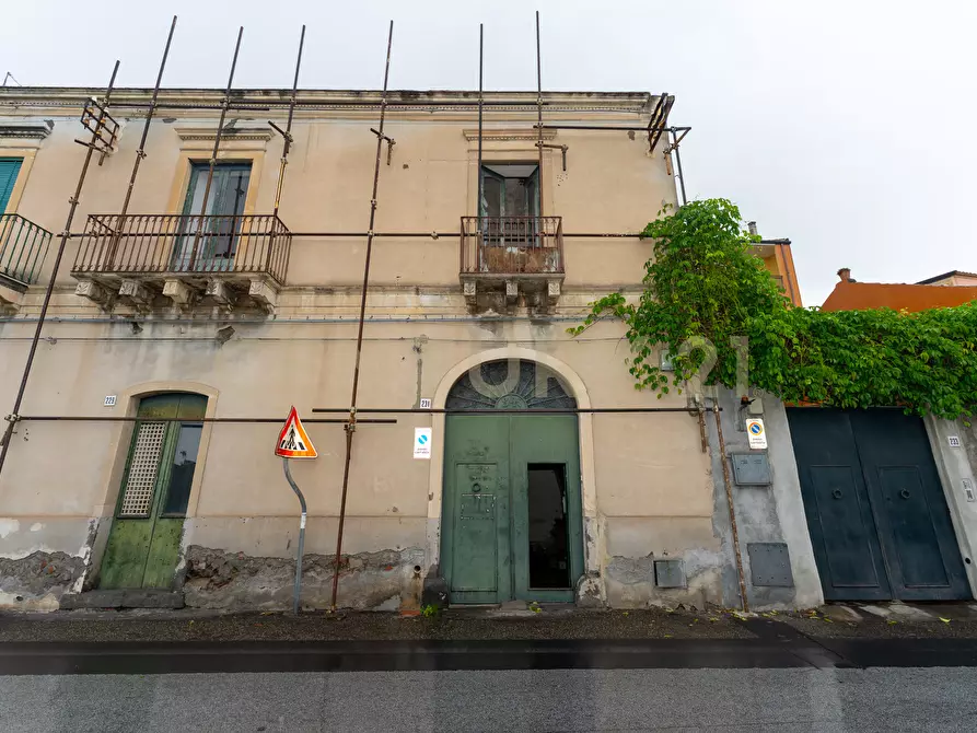 Immagine 1 di Villa in vendita  in Via Tripoli 229 a Catania