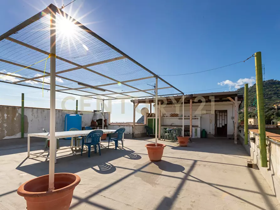 Immagine 25 di Quadrilocale in vendita  in Via Cavour 5 a Sant'alessio Siculo