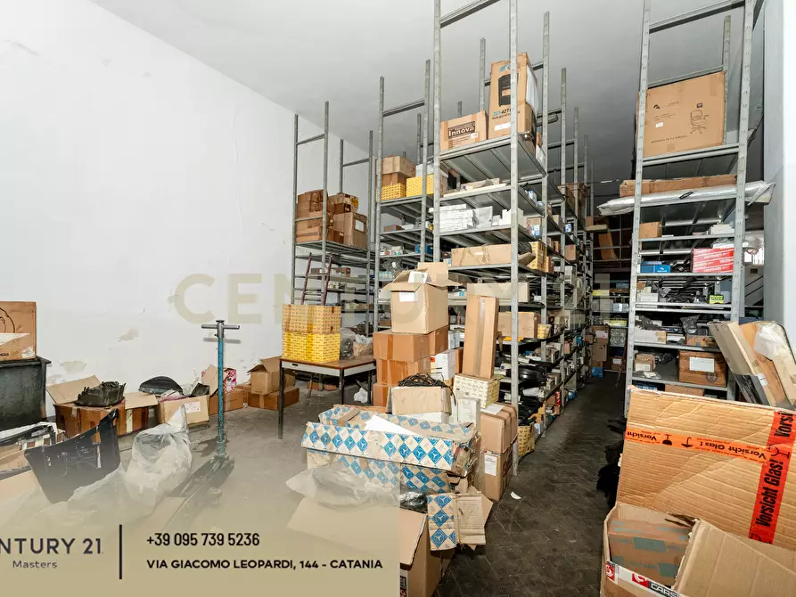 Immagine 11 di Locale commerciale in vendita  in Via Antonio Prestinenza 7 a Catania