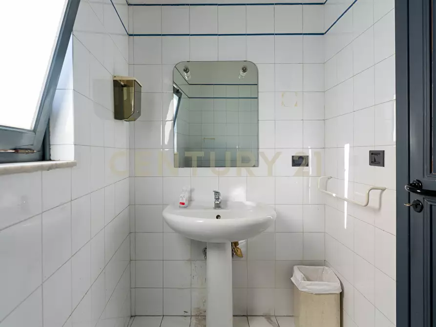 Immagine 14 di Ufficio in vendita  in Stradale Cravone 3 a Catania