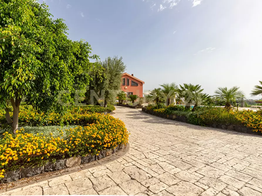 Immagine 75 di Villa in vendita  in Via Brinzio 20 a Aci Catena