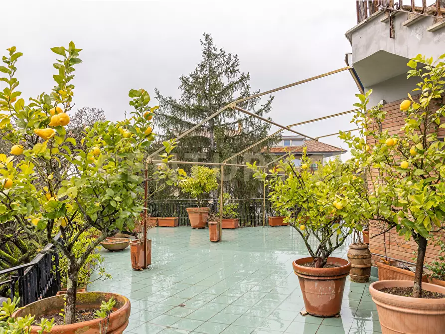 Immagine 4 di Attico in vendita  in Viale Cortina d'Ampezzo a Roma